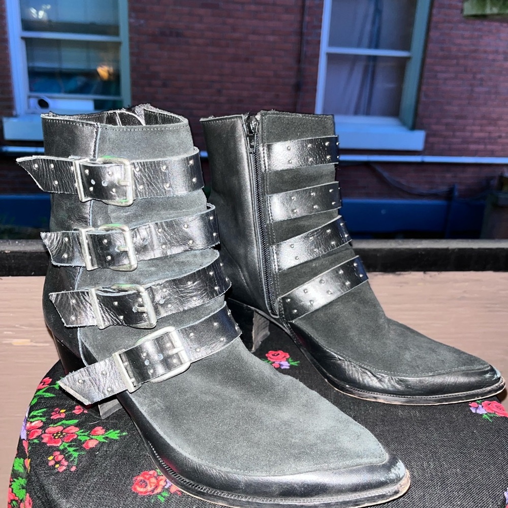Stylish Black Ankle Boots with Buckle Straps